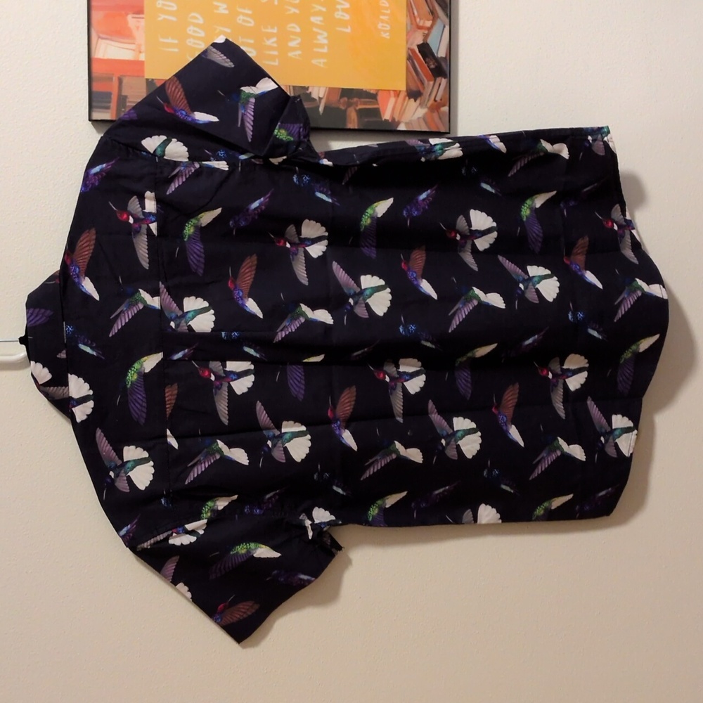 Hemloya Hummingbird Button down Sz L P2p: 20 In - Picture 3 of 3